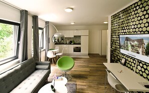 豪華公寓, 2 間臥室, 露台 | 獨特設計、獨特裝修、書桌、熨斗/熨衫板