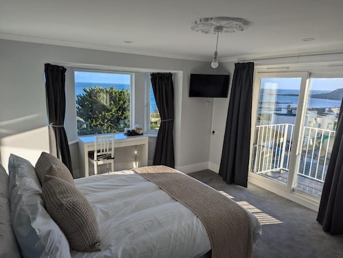 Fieldhead Hotel