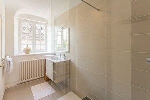 Romantic Double Room, 1 Queen Bed, Non Smoking, Mountain View (Romantique) | Bathroom | Shower, free toiletries, hair dryer, towels - Le Manoir de Placy - Bed and Breakfast (Clecy)