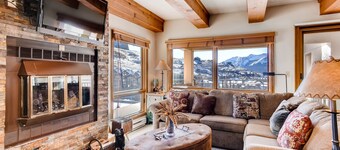 2Br Gorgeous Plaza Condo With A Fireplace - No Cleaning Fee! by RedAwning