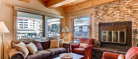 Condo, 2 Bedrooms | Living room