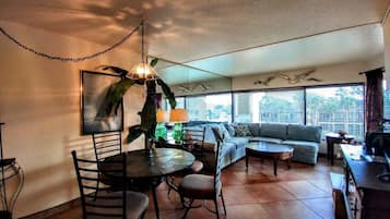 Kondominium, 1 kamar tidur | Tempat makan