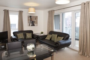 2 bedrooms, iron/ironing board, free WiFi, bed sheets - The Coliseum (Cheltenham)