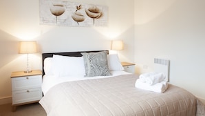 2 chambres, fer et planche à repasser, Wi-Fi gratuit, draps fournis