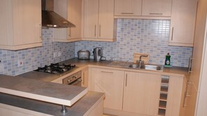 Private kitchen - Brunel Crescent (Swindon)