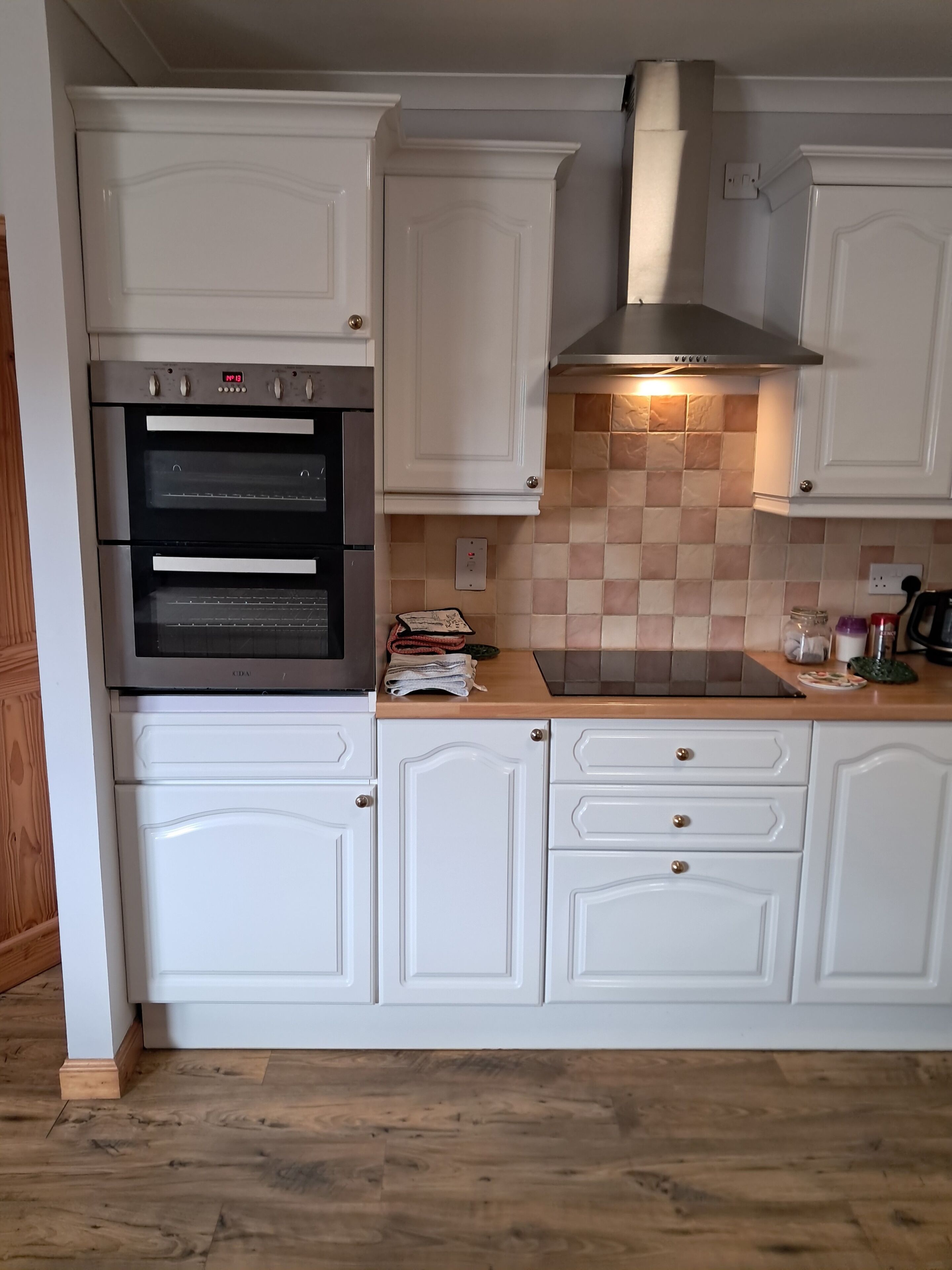 Cottage, Multiple Beds, Accessible, Garden View | Private kitchen | Fridge, microwave, stovetop, dishwasher
