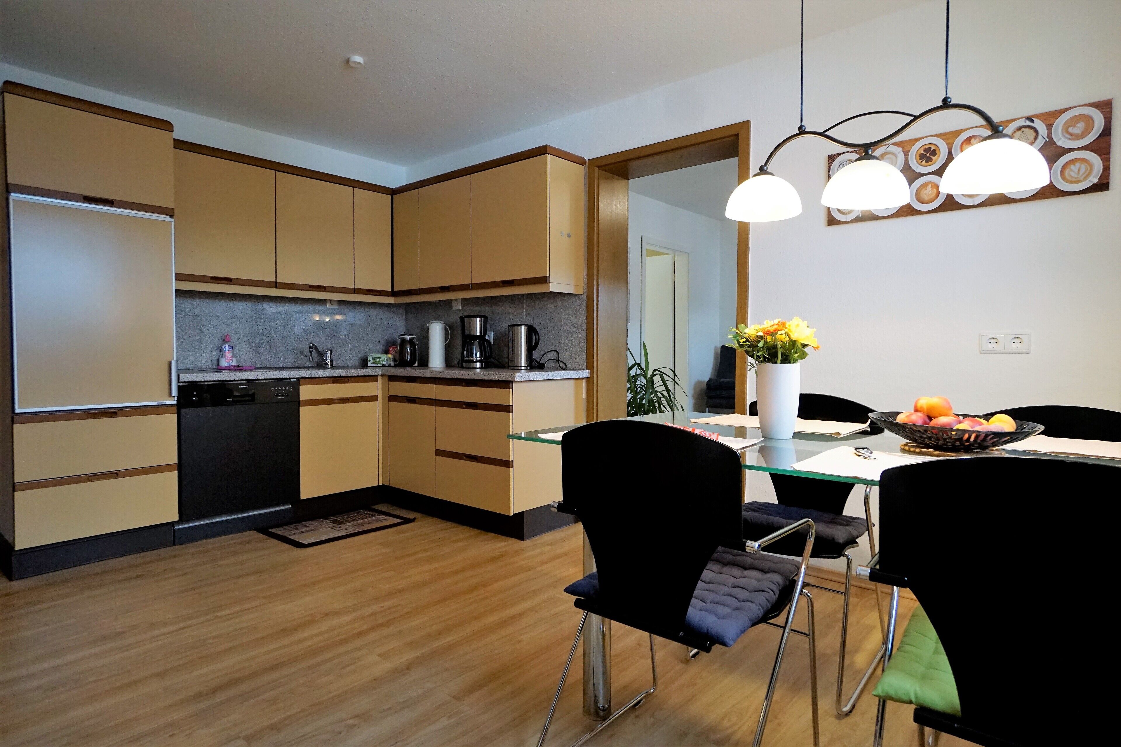 Apartment in a prime location with separate entrance and large terrace.