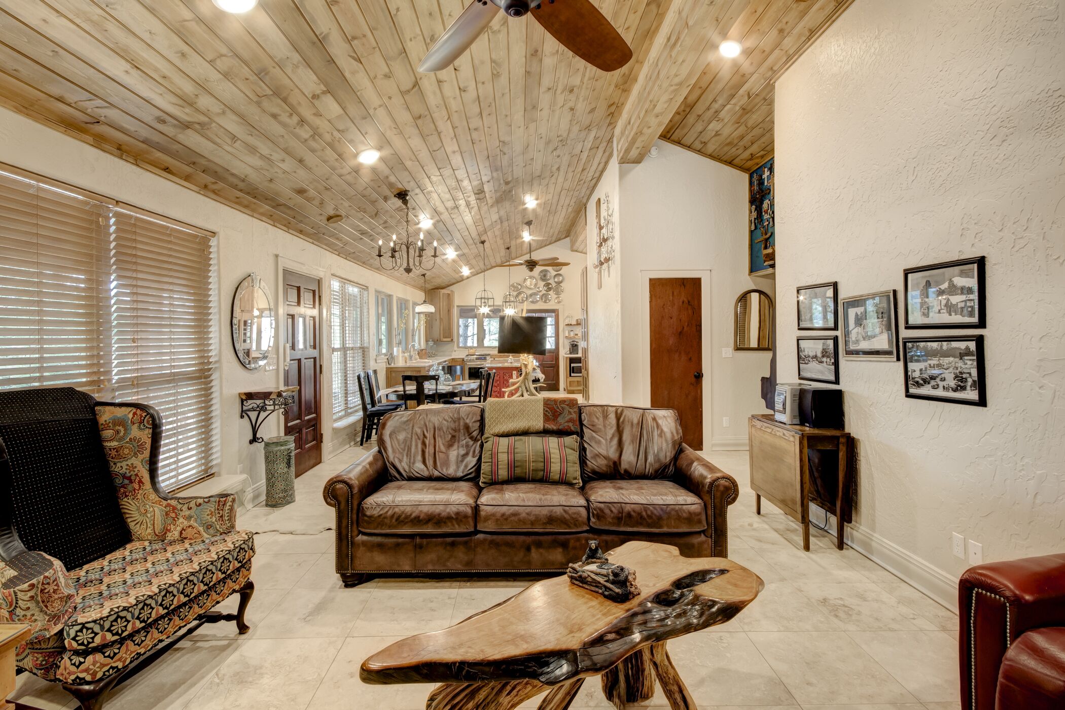 Bear Paw | Pet Friendly, Wraparound Deck, Hot Tub