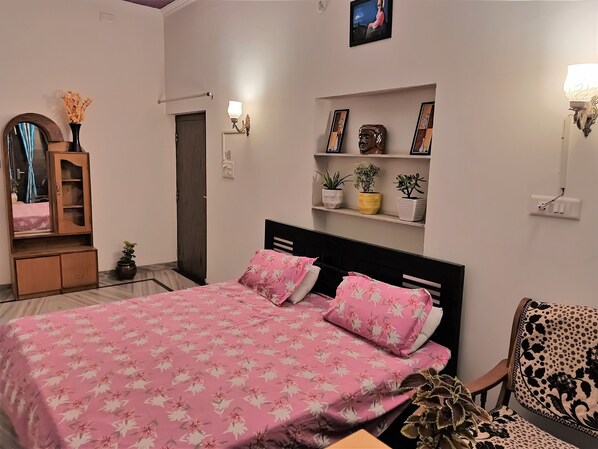 1 dormitorio, caja fuerte, tabla de planchar con plancha y wifi