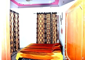 1 bedroom, in-room safe, iron/ironing board, WiFi