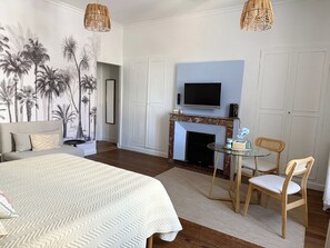 Junon Room | 4 bedrooms, premium bedding, pillowtop beds, iron/ironing board