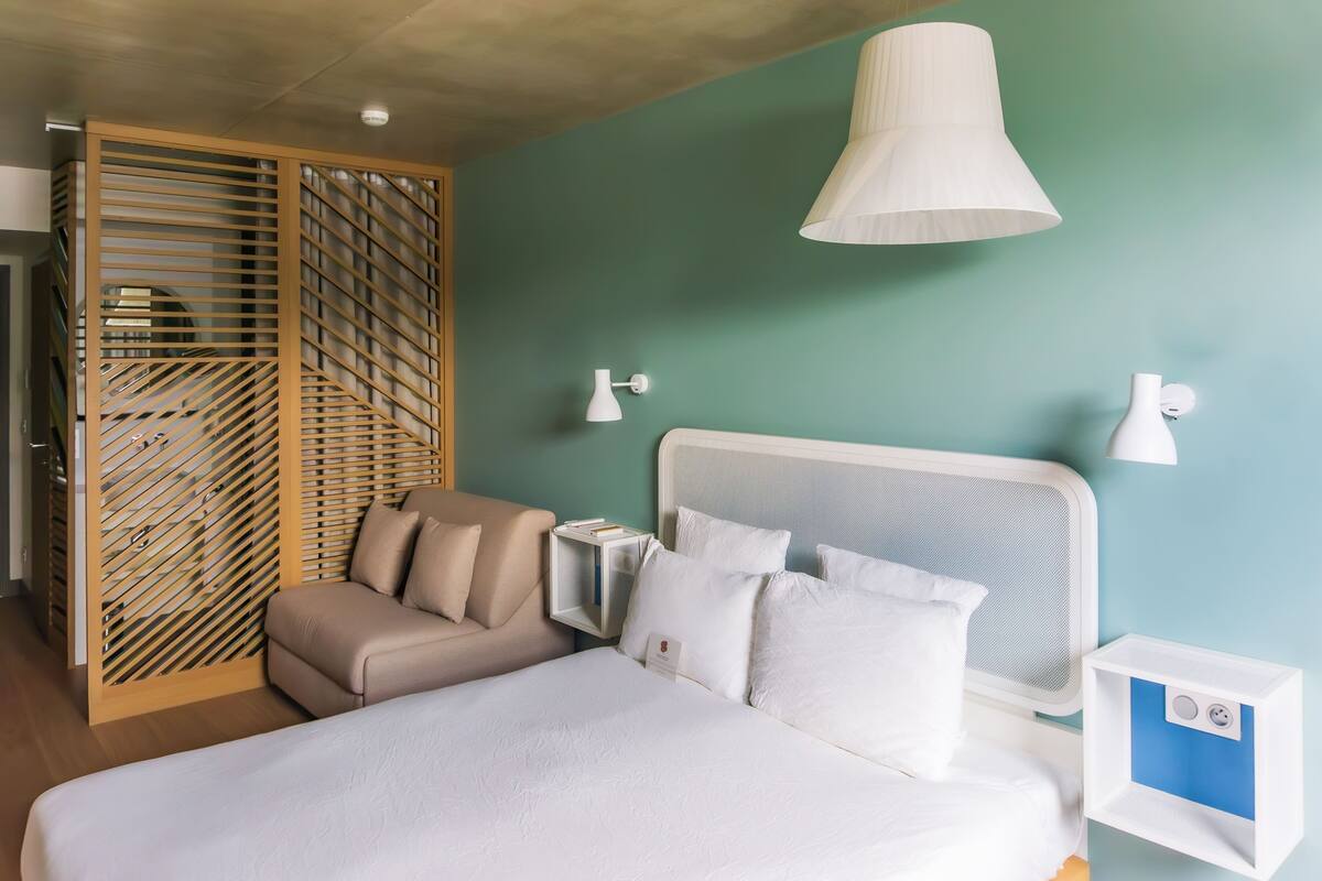 Premium Triple Room | Premium bedding, down duvets, in-room safe, individually decorated