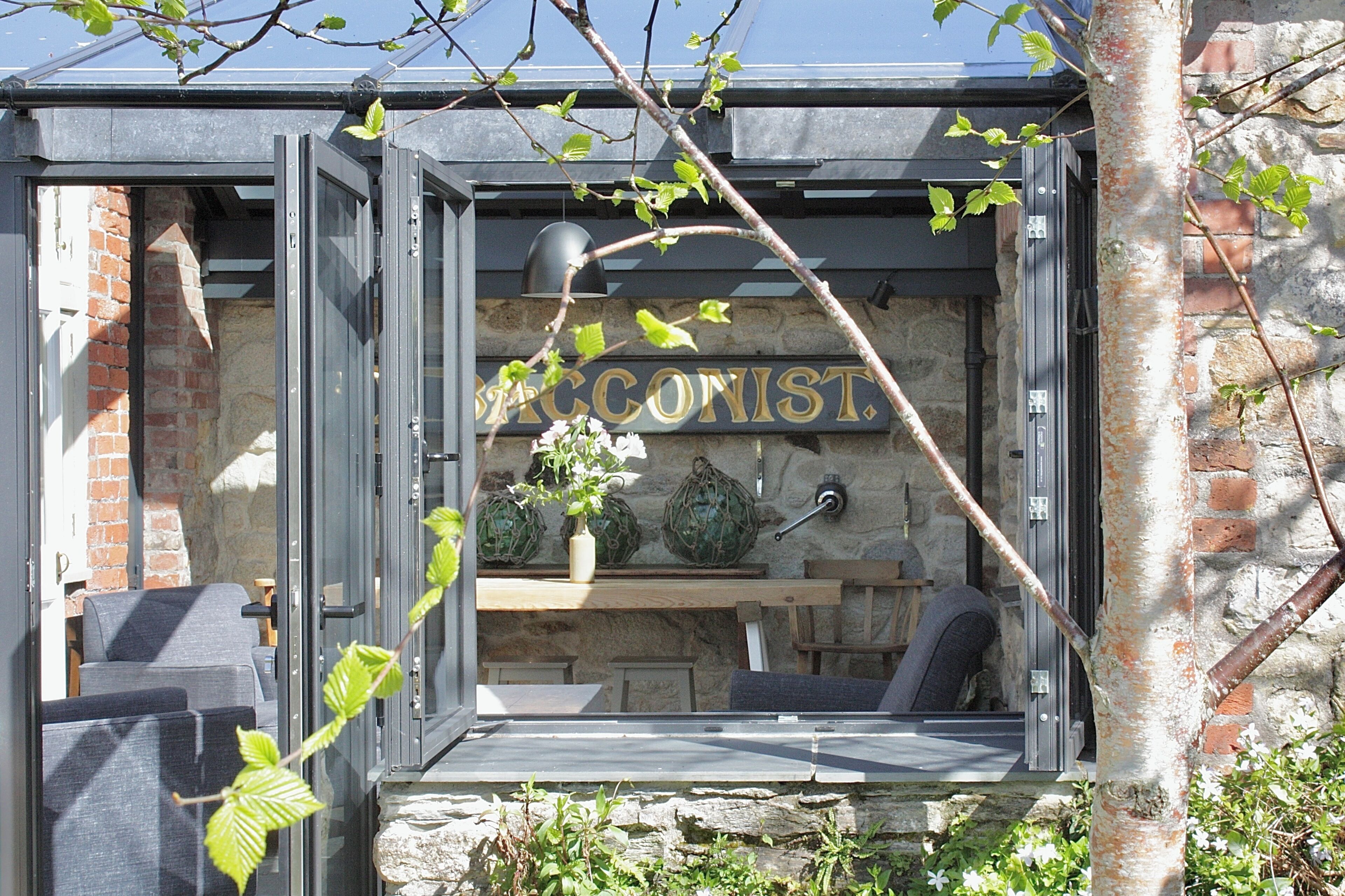 Antonia's Pearls, The Sea Cabin