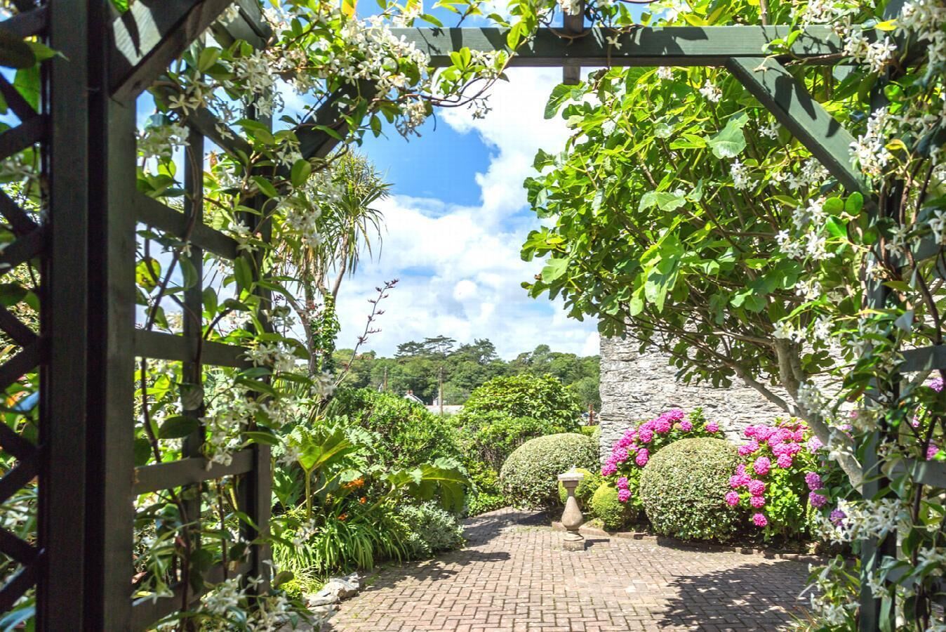 Antonia's Pearls, Marine Villa