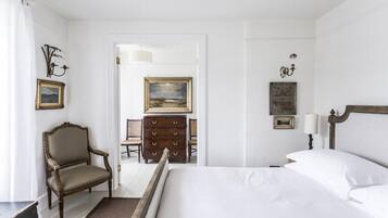 Antonia's Pearls, Marine Villa | Ropa de cama de alta calidad y decoración personalizada