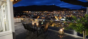 "VERDE BLUE" – Stylish Loft with Panoramic Terrace in Kavala