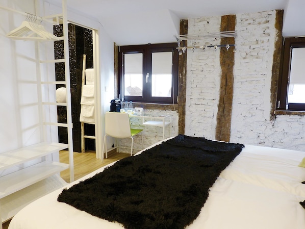 Double Room (Arriaga)