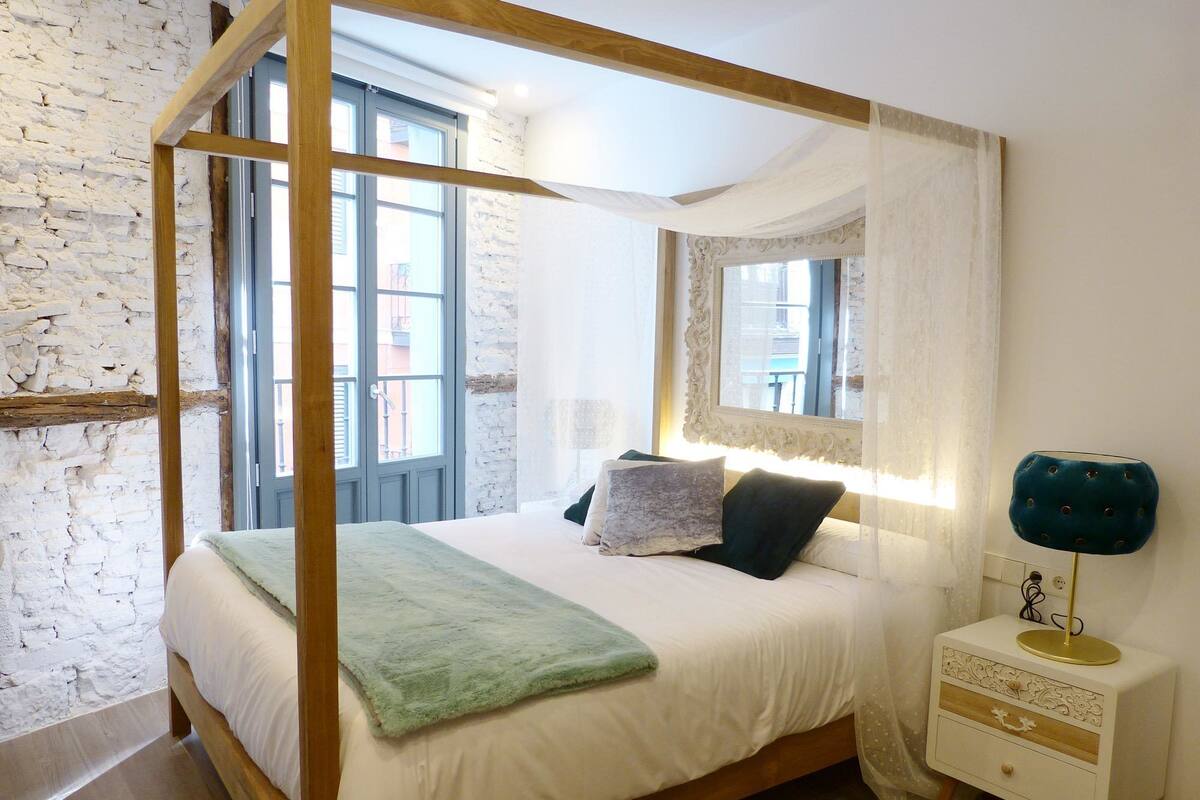 Superior Double Room (Alhondiga) | 1 bilik tidur, peralatan tempat tidur premium, gebar bulu kapas 