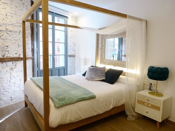 Superior tweepersoonskamer (Alhondiga) | 1 slaapkamer, luxe beddengoed, donsdekens, Select Comfort-bedden