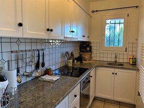 KĂŒhlschrank, Ofen, Herdplatte, GeschirrspĂŒler