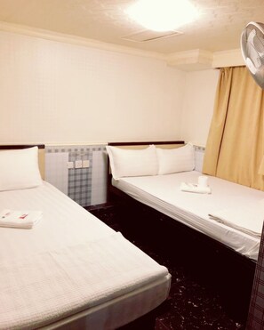Comfort Triple Room, Multiple Beds, Non Smoking | 1 bedroom, laptop workspace, blackout drapes, free WiFi