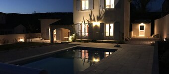 Bellissima nuova villa con giardino e piscina tra vigneti e macchia mediterranea