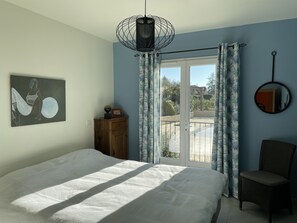 4 bedrooms, in-room safe, iron/ironing board, travel cot