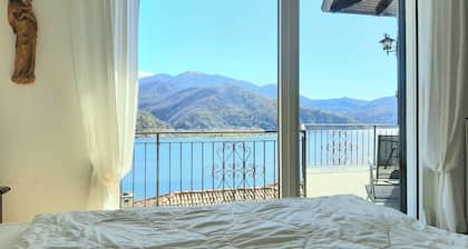 Maison de vacances dans un endroit ensoleillé et calme avec une vue panoramique fantastique