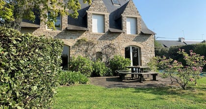 Villa with private pool, sea view and beautiful beaches within walking distance.