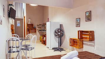 Traditional Studio, 2 Single Beds, Non Smoking