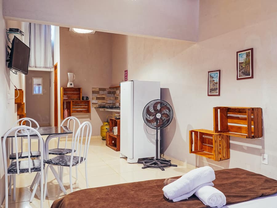 Estudio tradicional, 2 camas individuales, no fumadores | Cortinas opacas, tabla de planchar con plancha, wifi gratis