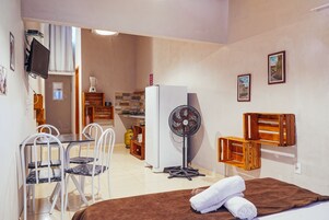 Traditional Studio, 2 Twin Beds, Non Smoking | Blackout drapes, iron/ironing board, free WiFi