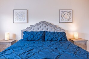 5 bedrooms, iron/ironing board, travel cot, free WiFi - Luxury 5BR House with Private POOL, Game Room & Fire pit by SeaWorld & Lackland  (San Antonio)