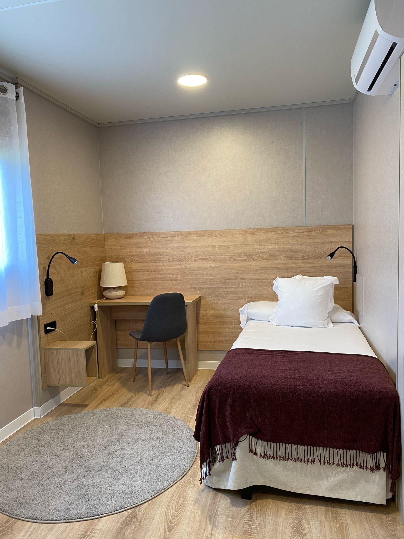 Laptop workspace, blackout curtains, soundproofing, free WiFi