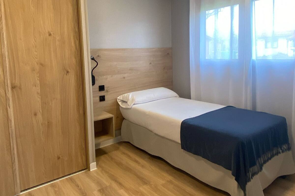 Laptop workspace, blackout drapes, soundproofing, WiFi (free)