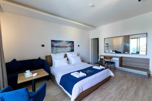 Deluxe Double Room, Sea View | Minibar, in-room safe, desk, blackout curtains - Mateus hotel (Ghazir)