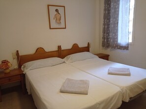 1 chambre, fer et planche à repasser, lit parapluie, Wi-Fi gratuit