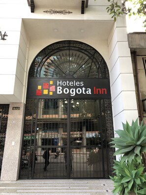 Entrada de la propiedad