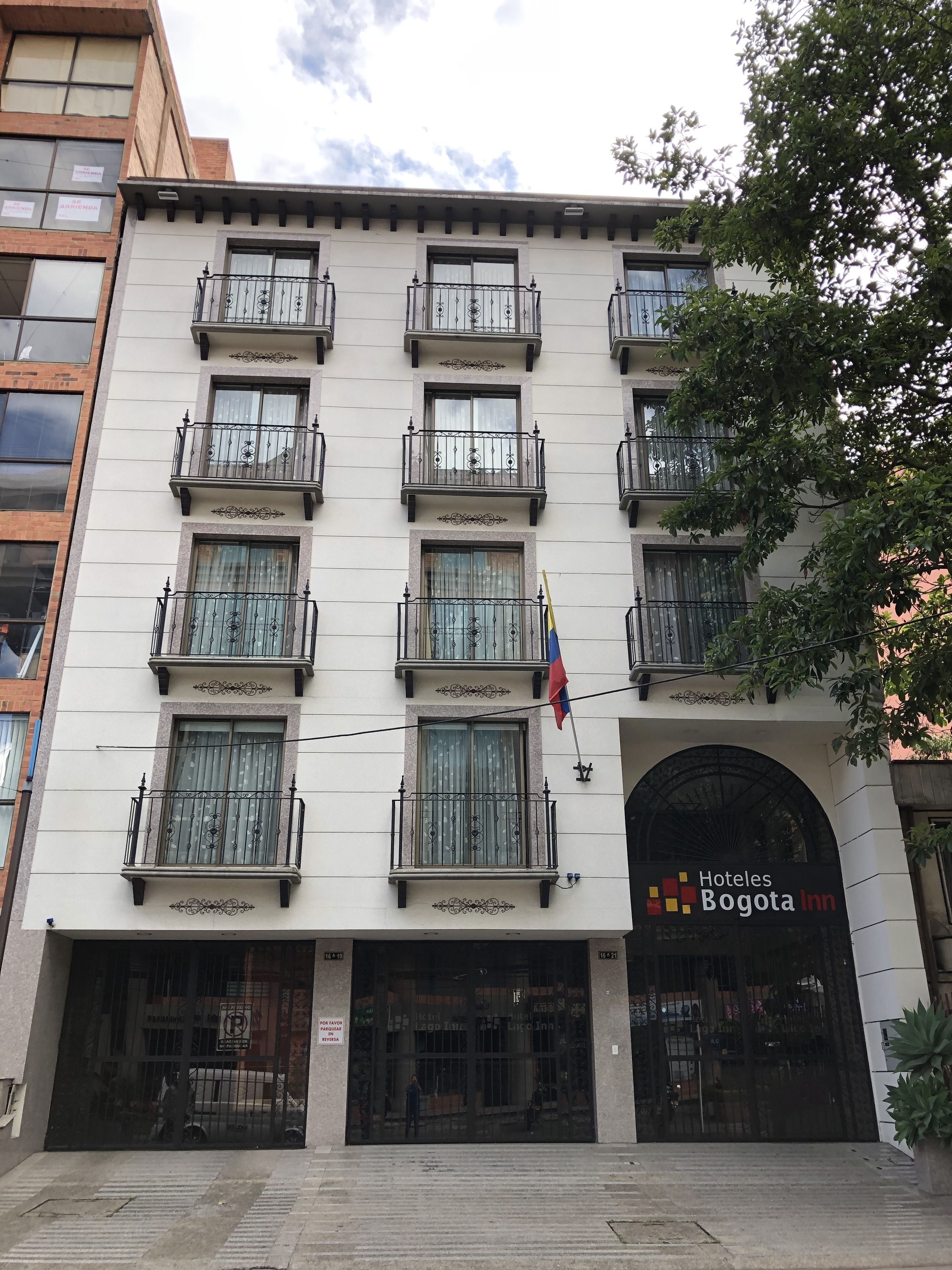 Fachada de la propiedad