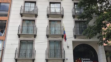 Fachada de la propiedad