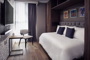 2 ห้องนอน, เครื่องนอนระดับพรีเมียม, ผ้านวมขนเป็ด, เตียง Select Comfort