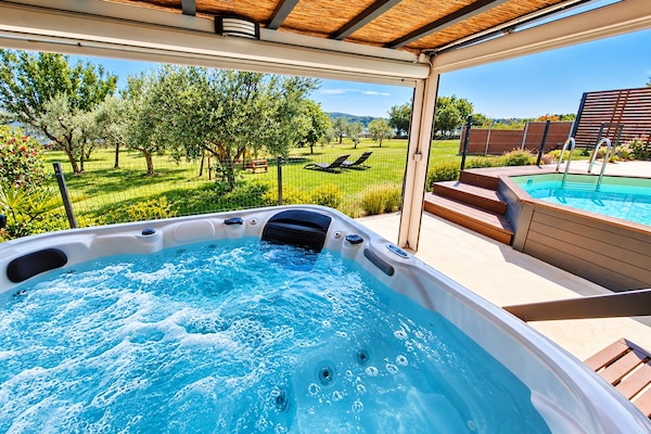 Baignoire à remous extérieure
