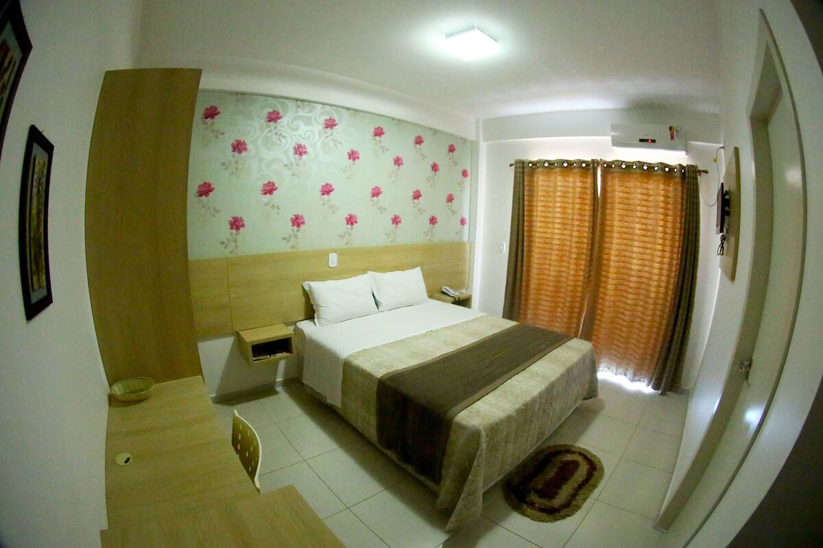 Executive Room, 1 Queen Bed, Non Smoking, City View