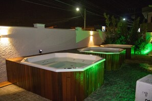 Bañera de hidromasaje exterior