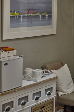 Free daily cooked-to-order breakfast  - Lyme Townhouse (Lyme Regis)