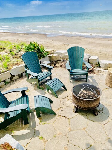 Perfect Family Lake Erie Beach House with Private Sandy Beach & Amazing Sunsets