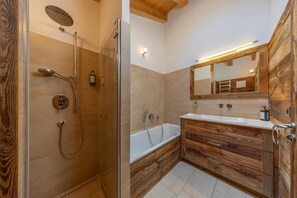 Badekar, hårtørrer