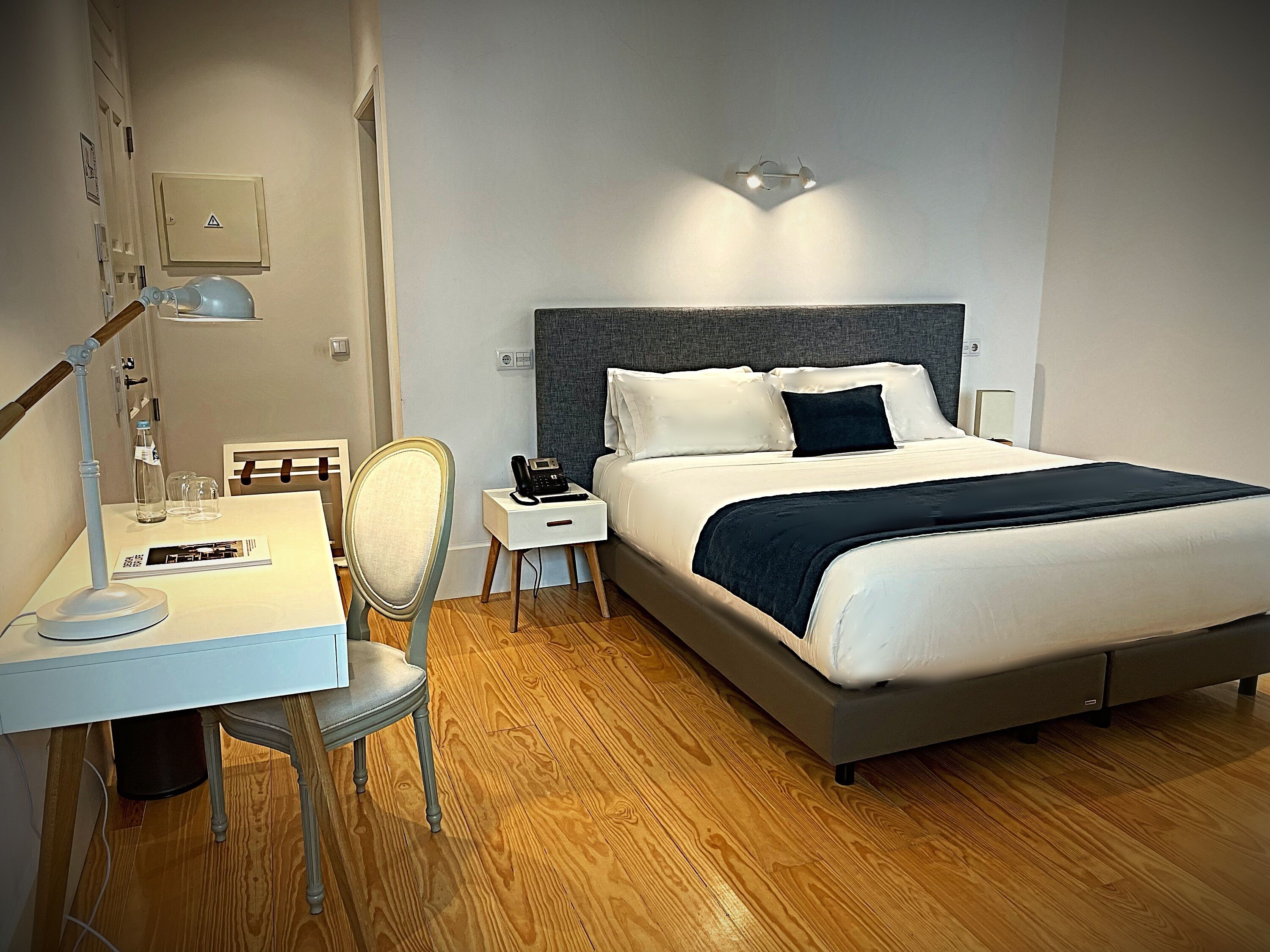 economy double room | 3 bedrooms, in-room safe, desk, soundproofing