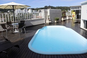 Piscine extérieure (ouverte en saison)