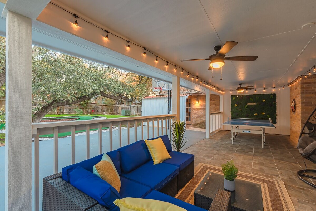 Beautiful Texas ranch house with Game Room, Private basketball court & Minigolf